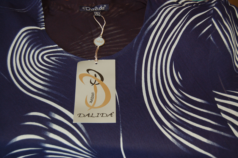 Dámský luxusní kostýmek se sukní - modrý.