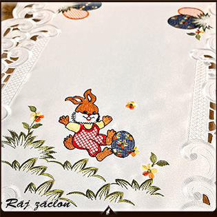 Vyšívaný ubrus 40 cm x 85 cm - velikonoce