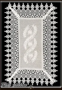Vyšívaný Ubrus s krajkou 30x45 cm