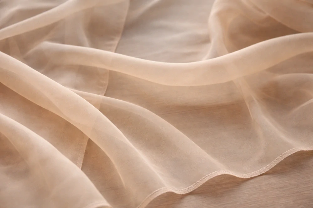 Voál běžový metrážový šířka 300 cm !!!