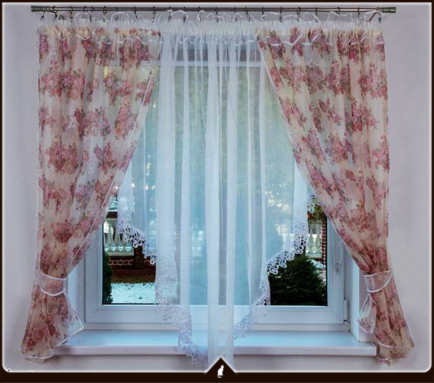 Luxusní voálová záclona Radka  - hotová záclona.