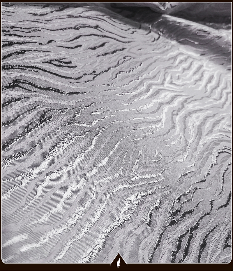 Dekorační látka Vlna stříbrná - závěs metrážový, šířka 295 cm.