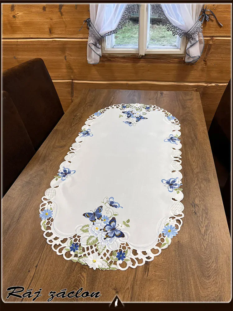 Vyšívaný ubrus 60x120 cm