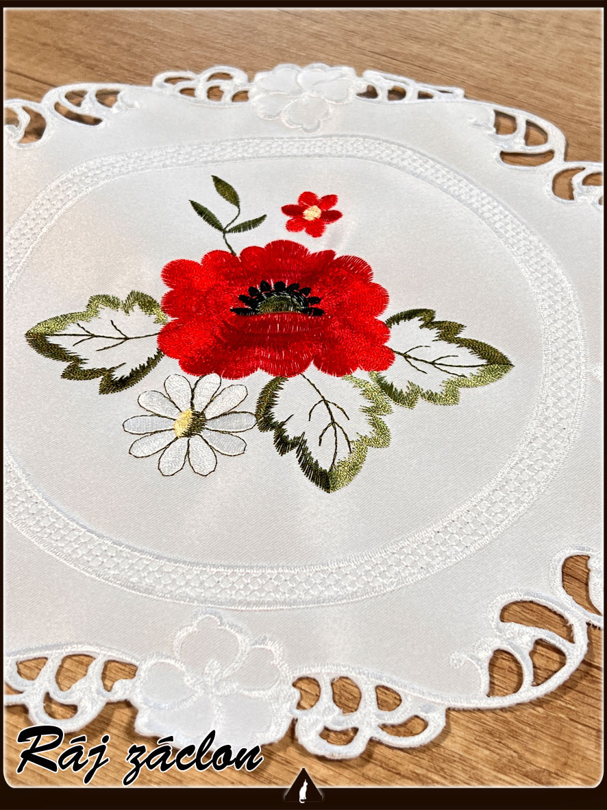 Vyšívaný ubrus kulatý malý  Ø 30cm