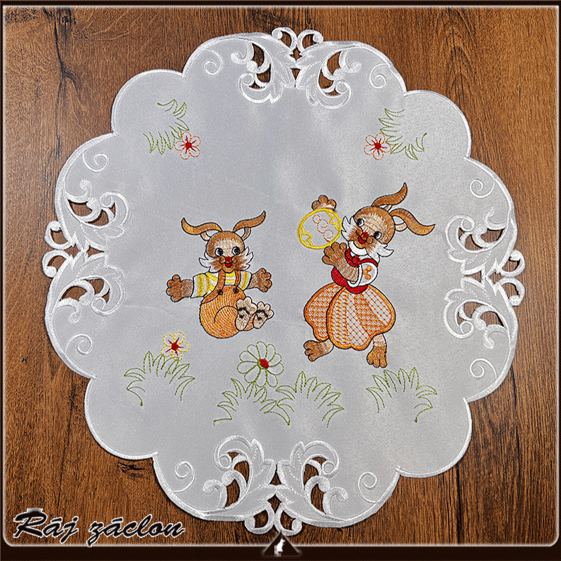 Vyšívaný ubrus kulatý malý  Ø 40cm