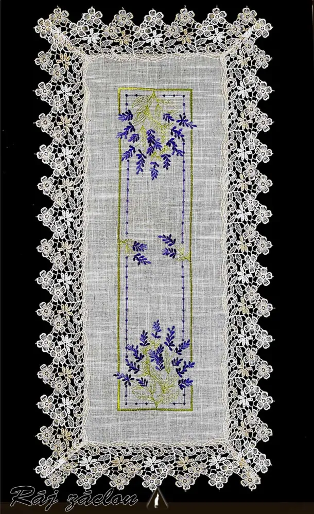 Vyšívaný ubrus Levandule s krajkou 40x85 cm