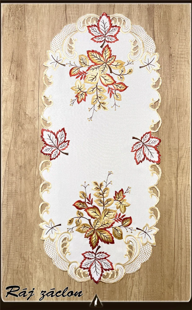 Vyšívaný malý ubrus  40x85cm