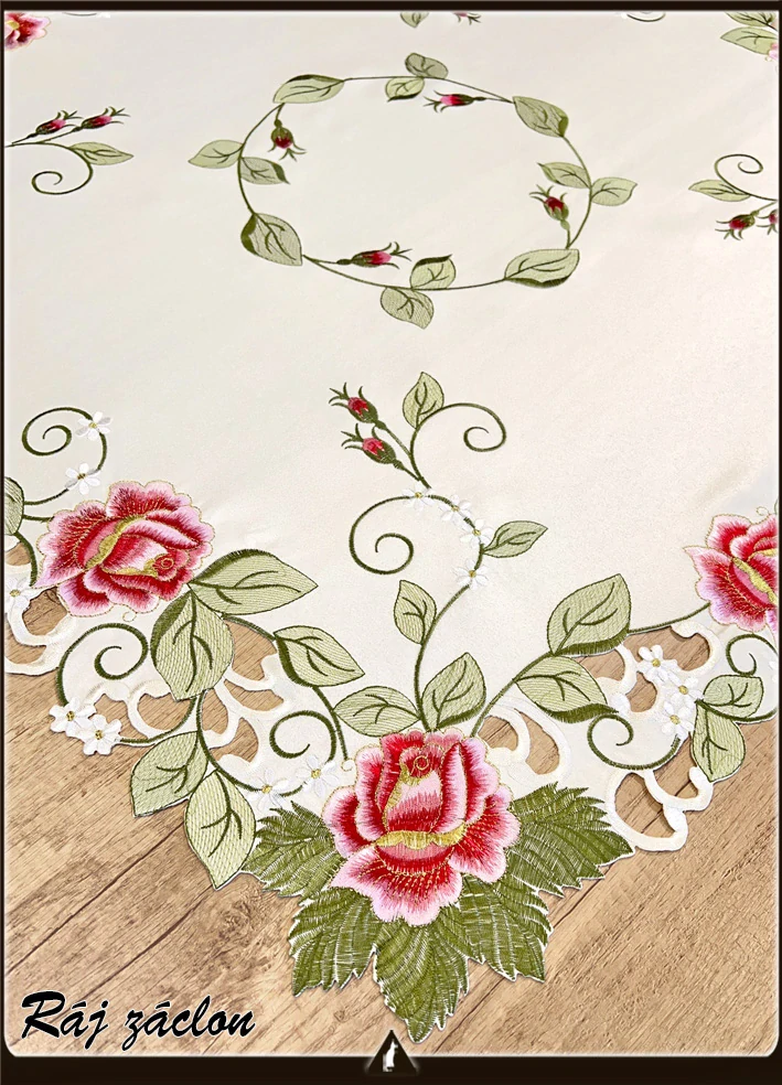 Vyšívaný ubrus 85x85 cm - Roza.