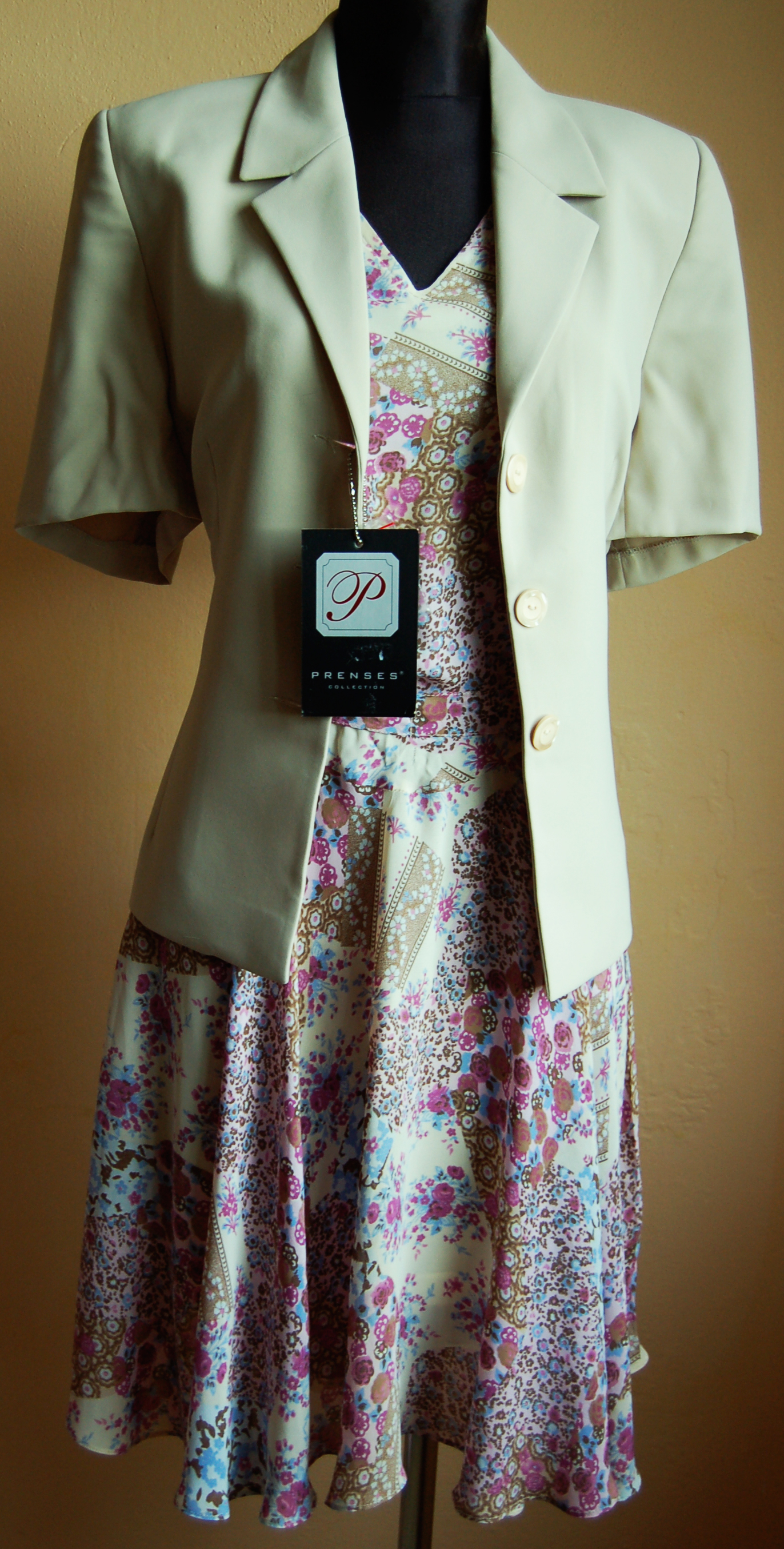 Moderní dámské letní šaty - fialové.