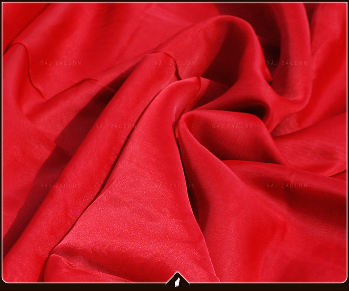 Voál červený metrážový výška 300 cm !!!
