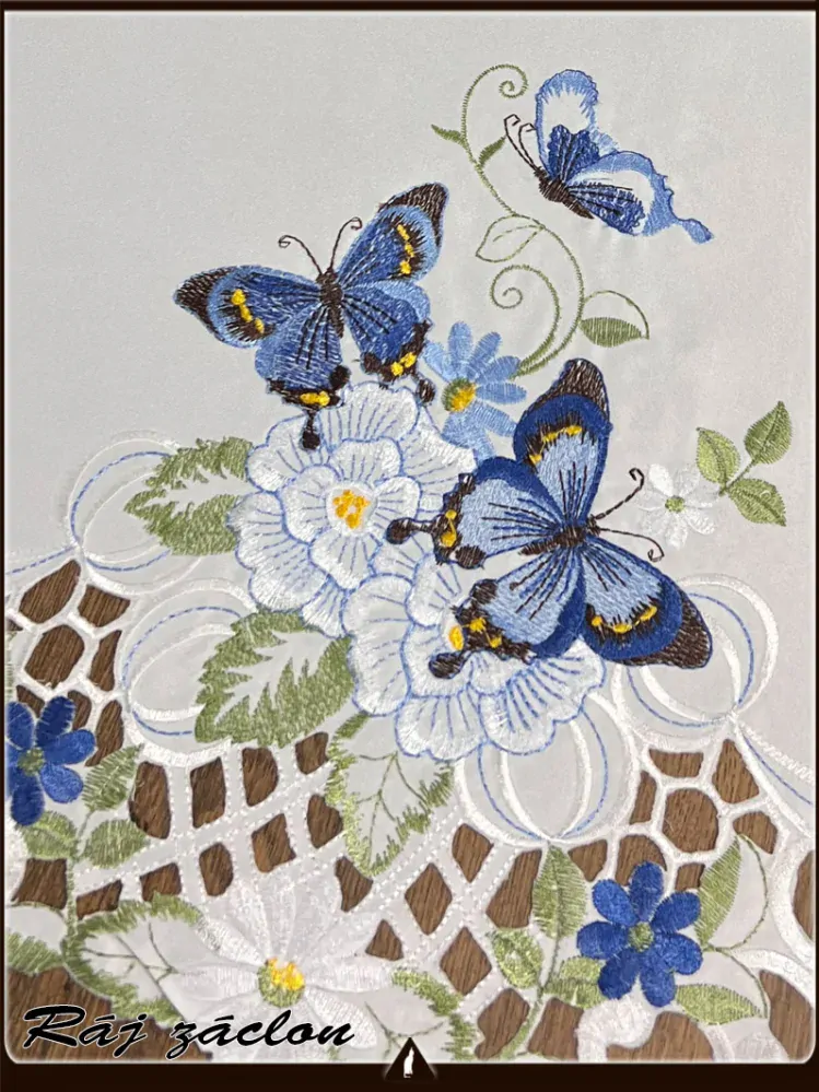 Vyšívaný ubrus 60x120 cm