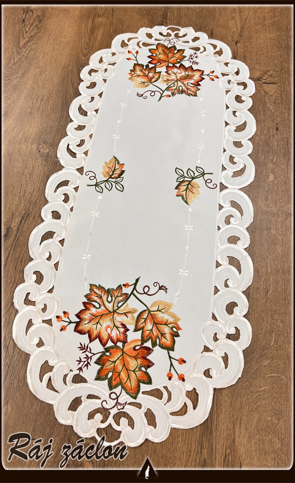 Vyšívaný malý ubrus  40x85cm