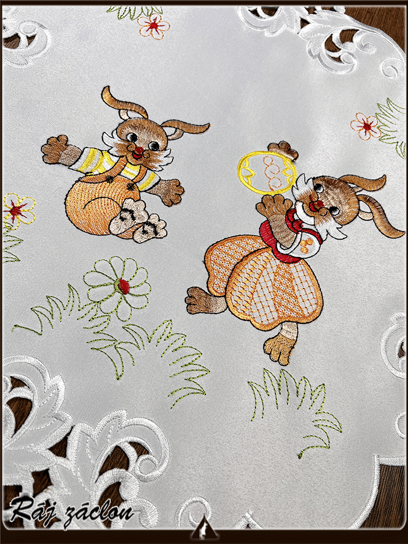 Vyšívaný ubrus kulatý malý  Ø 40cm