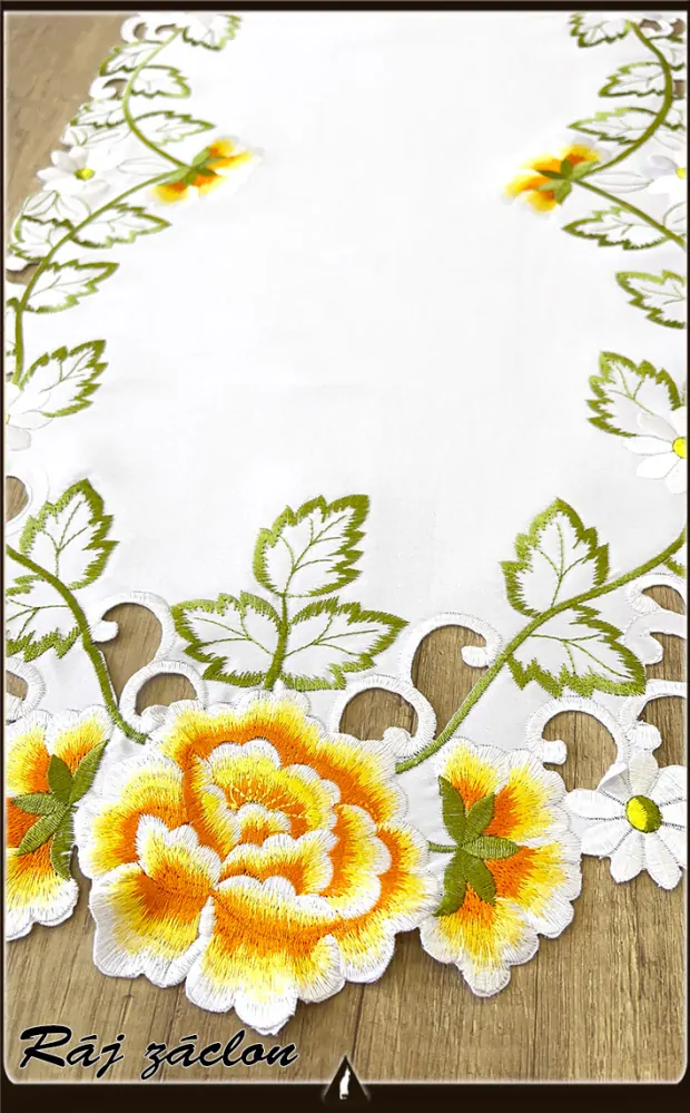 Vyšívaný ubrus 40 cm x 90 cm - Pivoňka