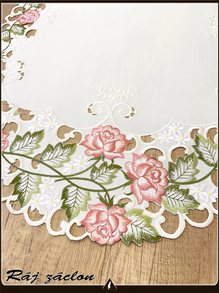 Vyšívaný ubrus  60x120cm Růžička