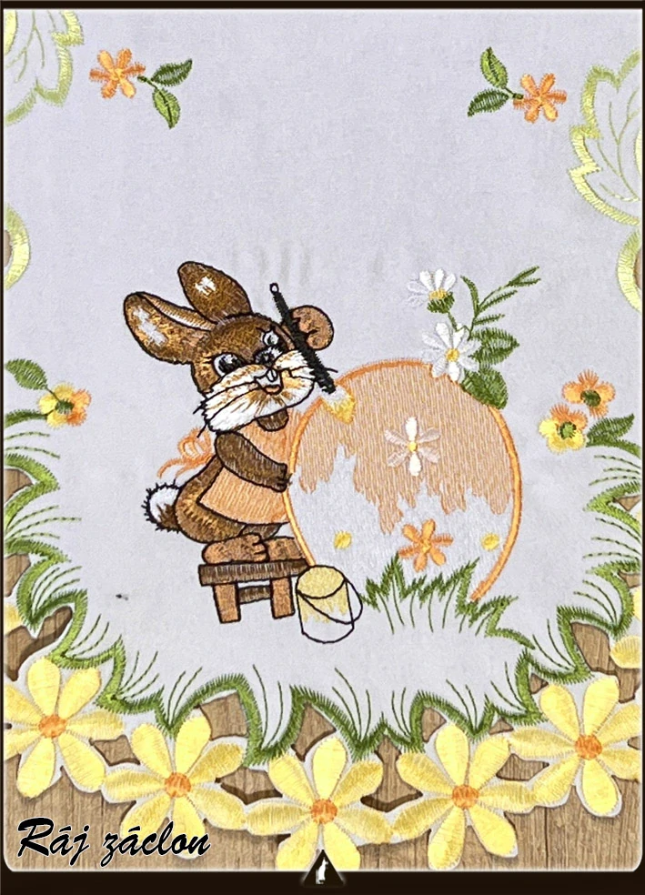 Vyšívaný ubrus 30 cm x 45 cm - velikonoce