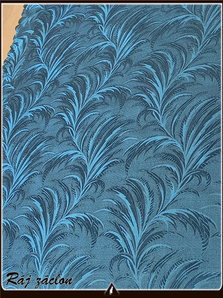 Dekorační látka - závěs metrážový, šířka 150 cm.