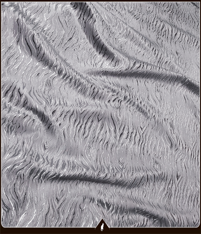 Dekorační látka Vlna stříbrná - závěs metrážový, šířka 295 cm.